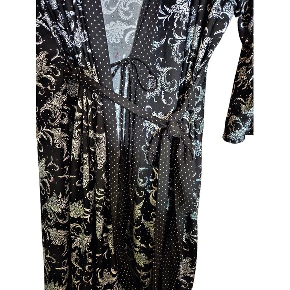 Marilyn Monroe Classic Intimate Robe, Knee length. Size Large  Black and white - Picture 4 of 8